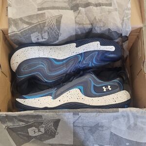 BRAND NEE NEVER WORN Under Armour Black and Blue Athletic Shoes